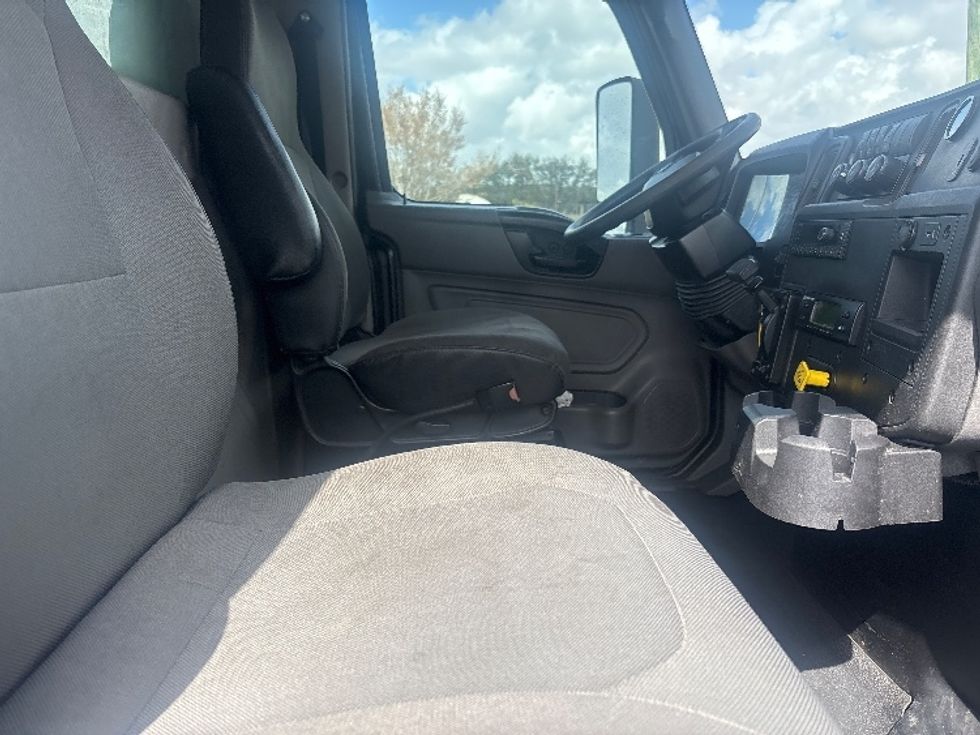 Refrigerated Truck-Light and Medium Duty Trucks-International-2022-MV607-Houston-TX-217,854\n\t\tmiles-$ 49,000 - Image 21