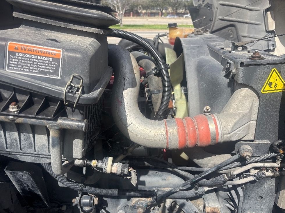 Refrigerated Truck-Light and Medium Duty Trucks-International-2022-MV607-Houston-TX-217,854\n\t\tmiles-$ 49,000 - Image 22