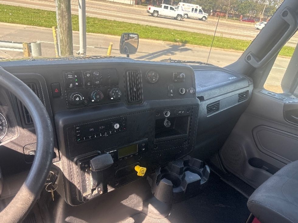 Refrigerated Truck-Light and Medium Duty Trucks-International-2022-MV607-Houston-TX-238,353\n\t\tmiles-$ 46,250 - Image 17