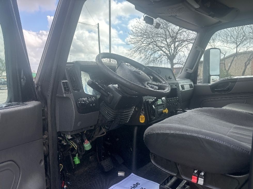 Refrigerated Truck-Light and Medium Duty Trucks-International-2022-MV607-Houston-TX-243,879\n\t\tmiles-$ 44,250 - Image 14