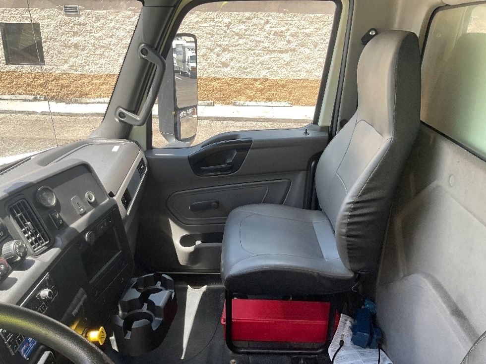 Refrigerated Truck-Light and Medium Duty Trucks-International-2022-MV607-Medley-FL-107,295\n\t\tmiles-$ 65,000 - Image 17