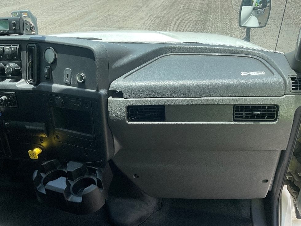 Refrigerated Truck-Light and Medium Duty Trucks-International-2022-MV607-Medley-FL-107,295\n\t\tmiles-$ 65,000 - Image 19