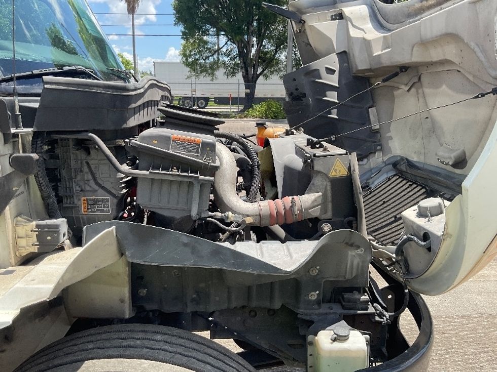 Refrigerated Truck-Light and Medium Duty Trucks-International-2022-MV607-Medley-FL-107,295\n\t\tmiles-$ 65,000 - Image 21
