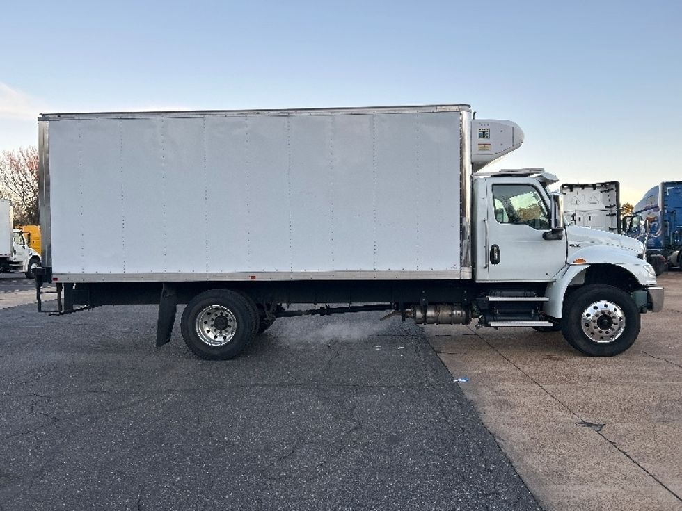 Refrigerated Truck-Light and Medium Duty Trucks-International-2022-MV607-Memphis-TN-10,459\n\t\tmiles-$ 79,500 - Image 15