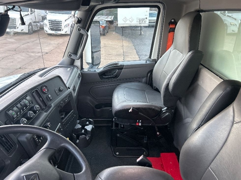 Refrigerated Truck-Light and Medium Duty Trucks-International-2022-MV607-Memphis-TN-10,459\n\t\tmiles-$ 79,500 - Image 19