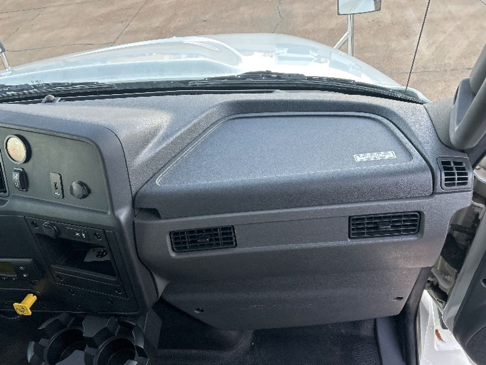 Refrigerated Truck-Light and Medium Duty Trucks-International-2022-MV607-Memphis-TN-10,459\n\t\tmiles-$ 79,500 - Image 21