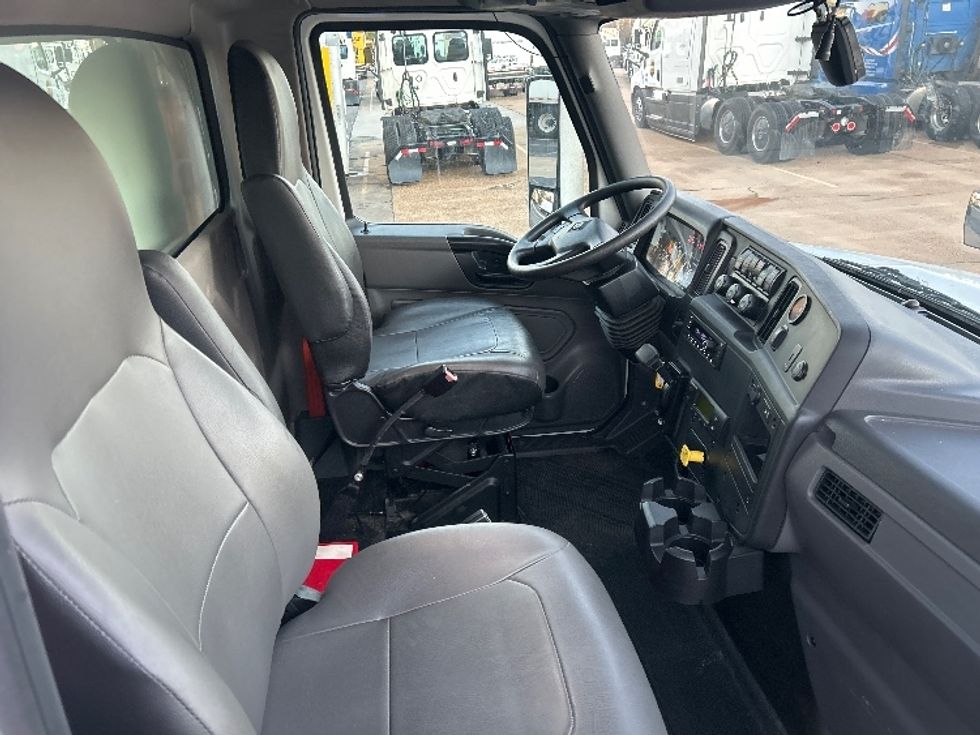 Refrigerated Truck-Light and Medium Duty Trucks-International-2022-MV607-Memphis-TN-10,459\n\t\tmiles-$ 79,500 - Image 22