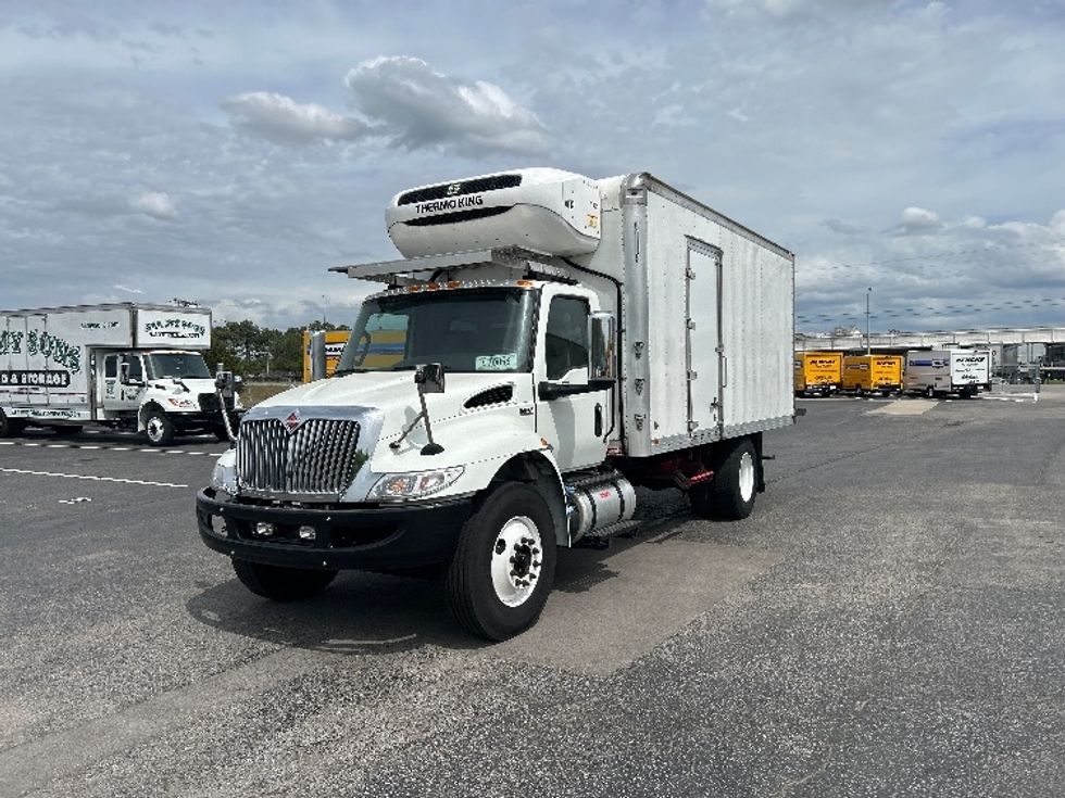 Refrigerated Truck-Light and Medium Duty Trucks-International-2022-MV607-Nashville (Mount Juliet)-TN-350,285\n\t\tmiles-$ 26,750 - Image 3