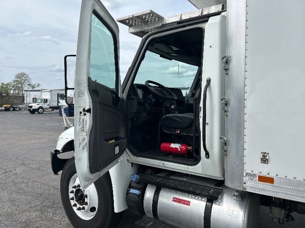 Refrigerated Truck-Light and Medium Duty Trucks-International-2022-MV607-Nashville (Mount Juliet)-TN-350,285\n\t\tmiles-$ 26,750 - Image 15