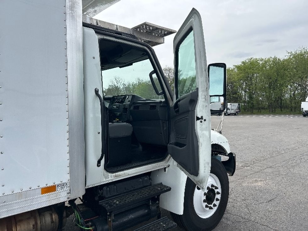 Refrigerated Truck-Light and Medium Duty Trucks-International-2022-MV607-Nashville (Mount Juliet)-TN-350,285\n\t\tmiles-$ 26,750 - Image 19