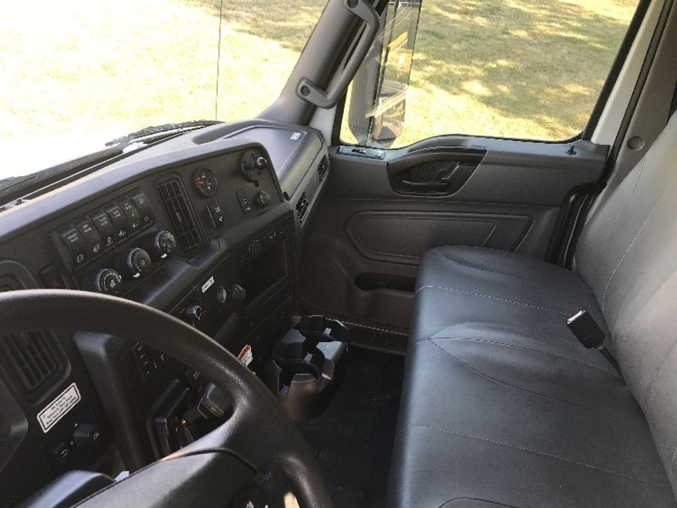 Refrigerated Truck-Light and Medium Duty Trucks-International-2022-MV607-Saint Louis-MO-258,316\n\t\tmiles-$ 51,750 - Image 19
