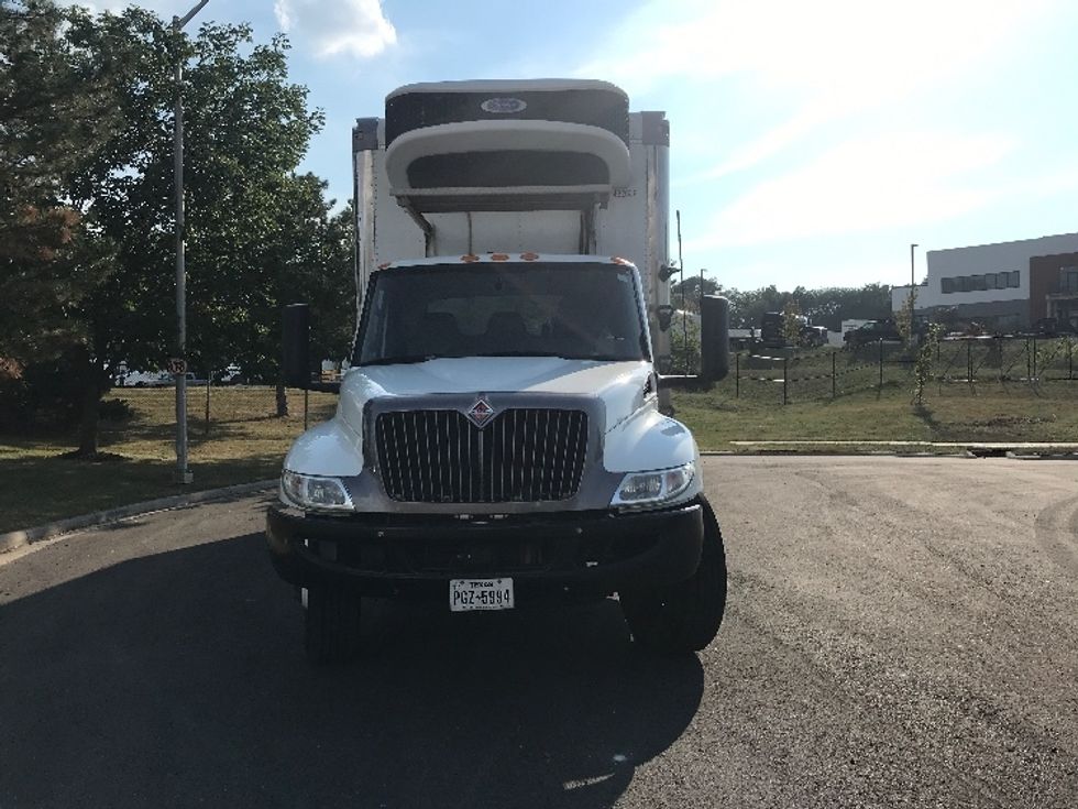 Refrigerated Truck-Light and Medium Duty Trucks-International-2022-MV607-Saint Louis-MO-258,316\n\t\tmiles-$ 51,750 - Image 2