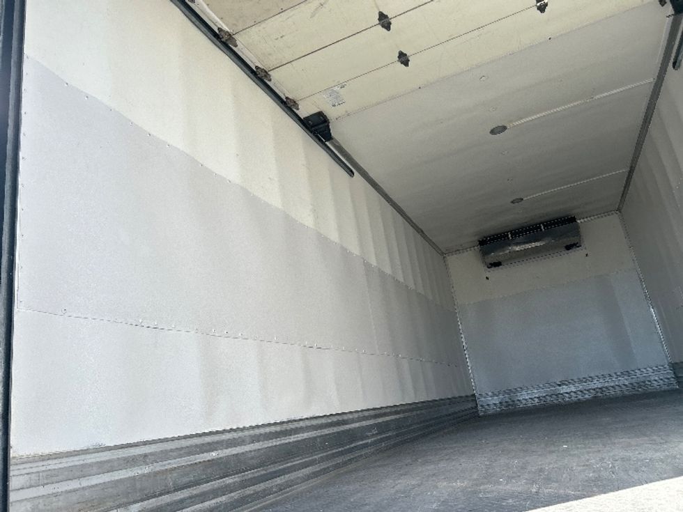 Refrigerated Truck-Light and Medium Duty Trucks-International-2022-MV607-Torrance-CA-114,357\n\t\tmiles-$ 69,000 - Image 11