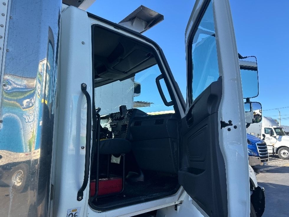 Refrigerated Truck-Light and Medium Duty Trucks-International-2022-MV607-Torrance-CA-114,357\n\t\tmiles-$ 69,000 - Image 20