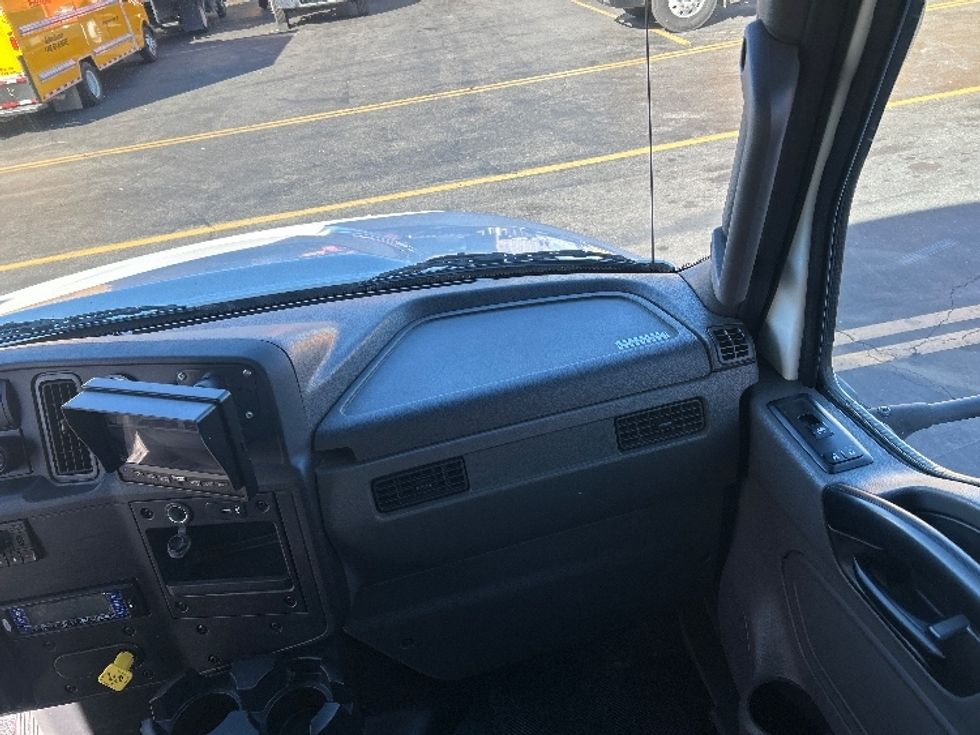 Refrigerated Truck-Light and Medium Duty Trucks-International-2022-MV607-Torrance-CA-114,357\n\t\tmiles-$ 69,000 - Image 21