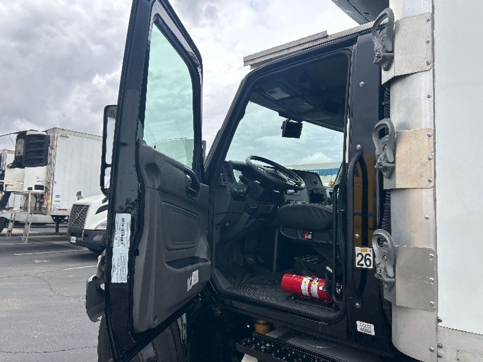 Refrigerated Truck-Light and Medium Duty Trucks-International-2022-MV607-Torrance-CA-57,877\n\t\tmiles-$ 76,750 - Image 16