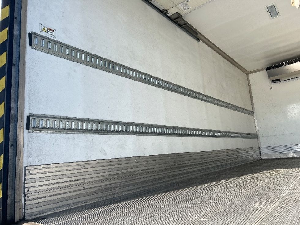 Refrigerated Truck-Light and Medium Duty Trucks-International-2022-MV607-Torrance-CA-81,652\n\t\tmiles-$ 78,000 - Image 11