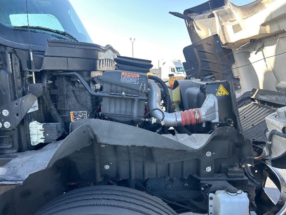 Refrigerated Truck-Light and Medium Duty Trucks-International-2022-MV607-Torrance-CA-81,652\n\t\tmiles-$ 78,000 - Image 23