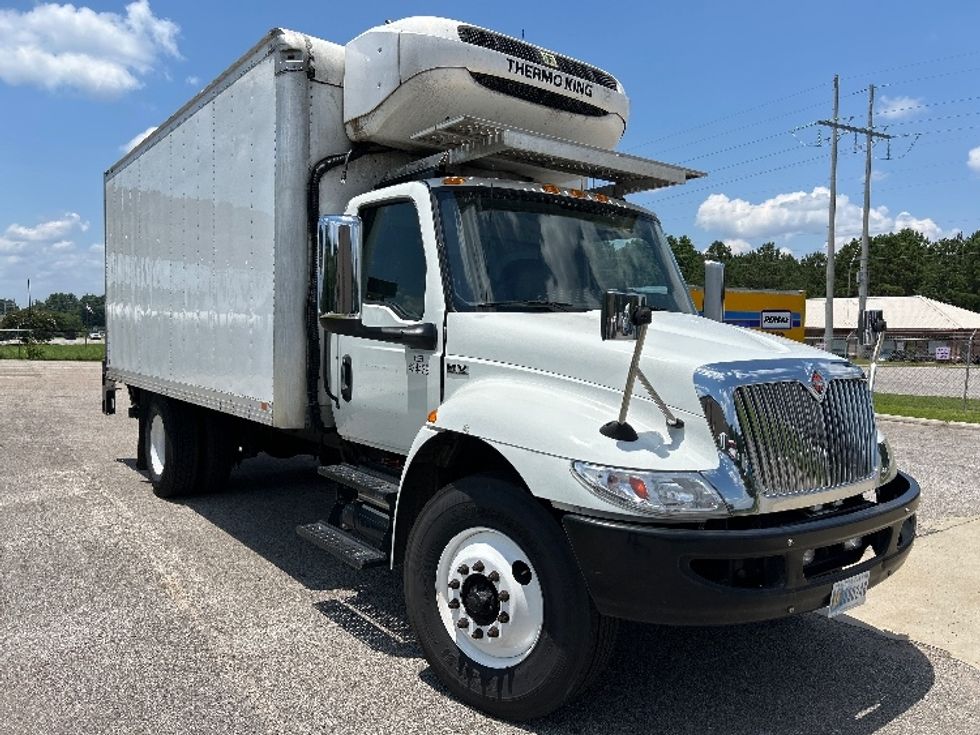 Refrigerated Truck-Light and Medium Duty Trucks-International-2022-MV607-Tuscaloosa-AL-362,585\n\t\tmiles-$ 22,250 - Image 1