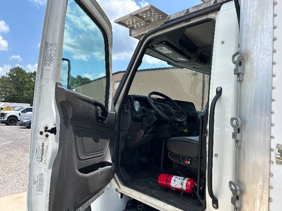 Refrigerated Truck-Light and Medium Duty Trucks-International-2022-MV607-Tuscaloosa-AL-362,585\n\t\tmiles-$ 22,250 - Image 16