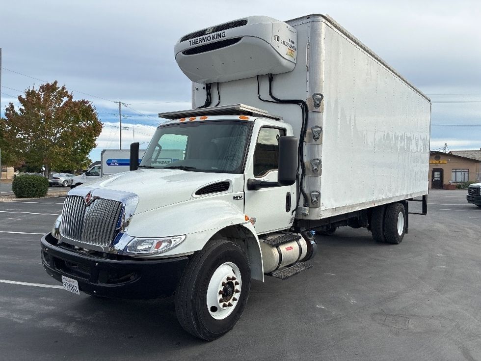 Refrigerated Truck-Light and Medium Duty Trucks-International-2022-MV607-West Sacramento-CA-33,501\n\t\tmiles-$ 76,500 - Image 3