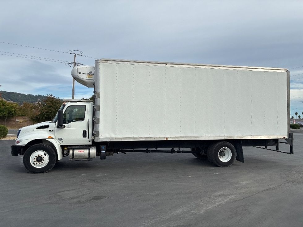Refrigerated Truck-Light and Medium Duty Trucks-International-2022-MV607-West Sacramento-CA-33,501\n\t\tmiles-$ 76,500 - Image 4