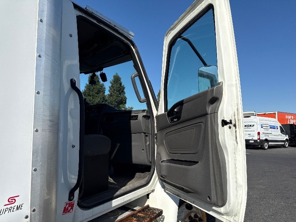 Refrigerated Truck-Light and Medium Duty Trucks-International-2022-MV607-West Sacramento-CA-65,405\n\t\tmiles-$ 75,000 - Image 20