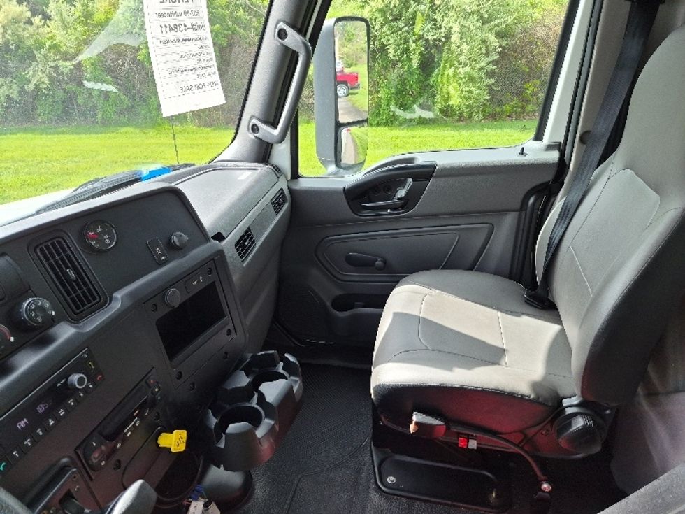 Refrigerated Truck-Light and Medium Duty Trucks-International-2022-MV607-White Deer-PA-138,266\n\t\tmiles-$ 65,250 - Image 18