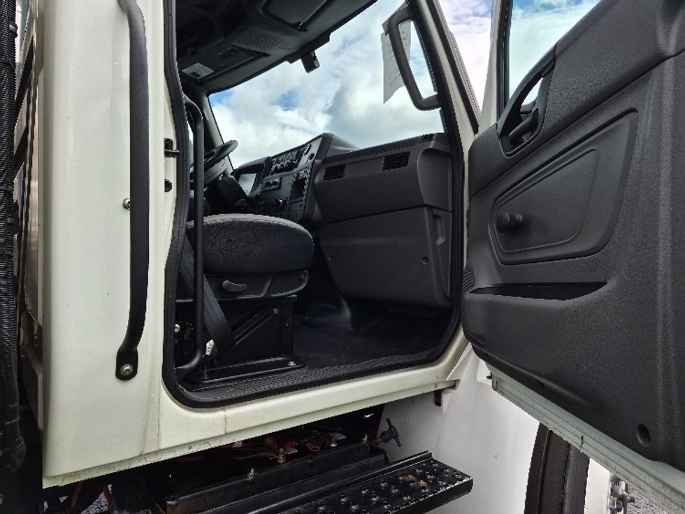 Refrigerated Truck-Light and Medium Duty Trucks-International-2022-MV607-White Deer-PA-138,266\n\t\tmiles-$ 65,250 - Image 19