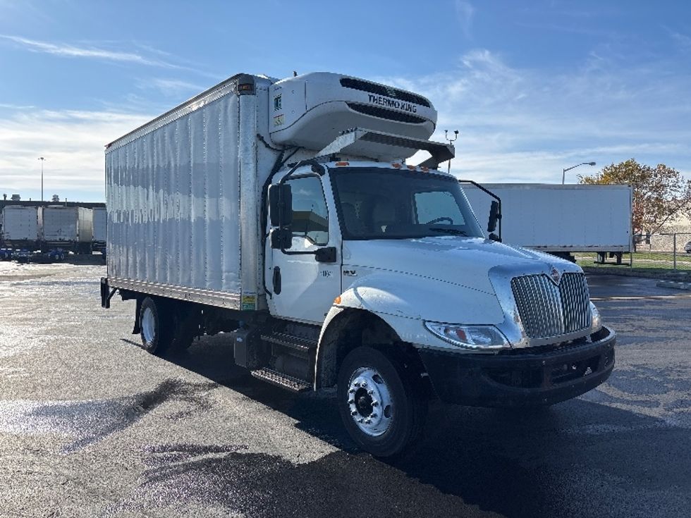 Refrigerated Truck-Light and Medium Duty Trucks-International-2022-MV607LP-Columbus-OH-455,611\n\t\tmiles-$ 26,250 - Image 1