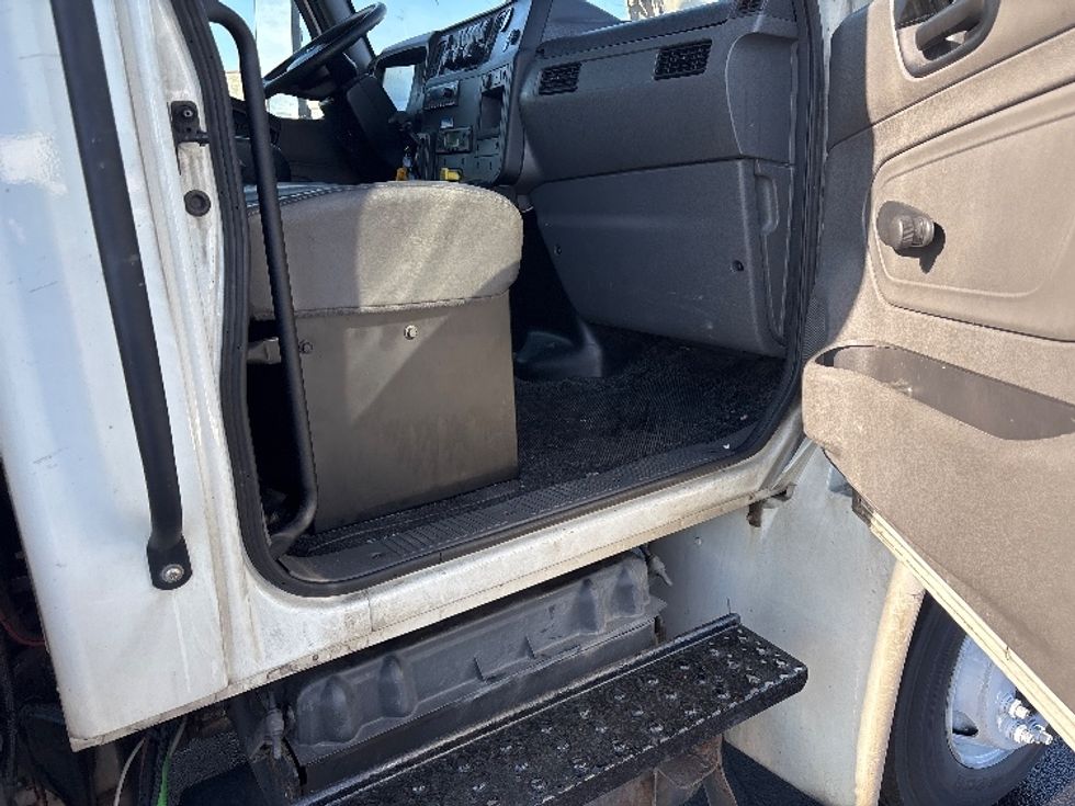 Refrigerated Truck-Light and Medium Duty Trucks-International-2022-MV607LP-Columbus-OH-455,611\n\t\tmiles-$ 26,250 - Image 18