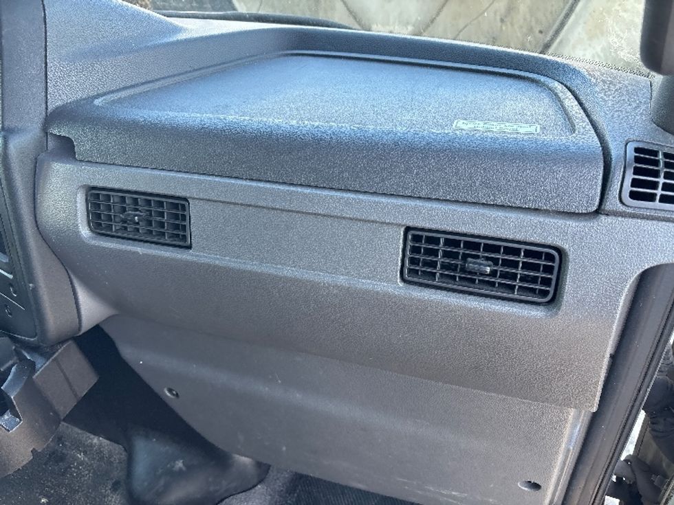 Refrigerated Truck-Light and Medium Duty Trucks-International-2022-MV607LP-Columbus-OH-455,611\n\t\tmiles-$ 26,250 - Image 21