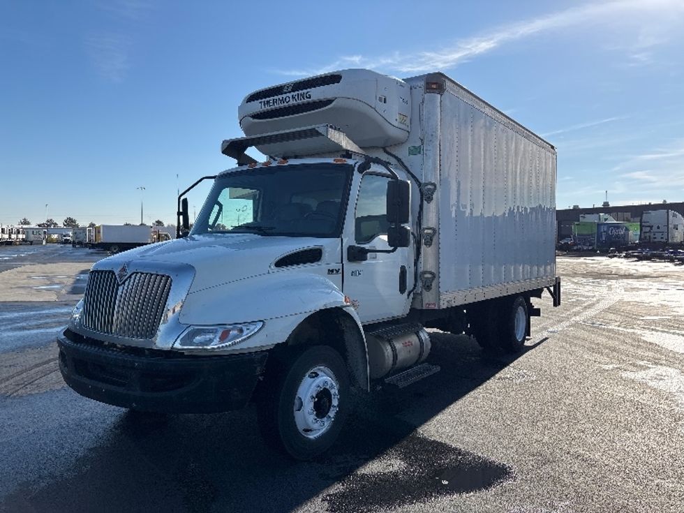 Refrigerated Truck-Light and Medium Duty Trucks-International-2022-MV607LP-Columbus-OH-455,611\n\t\tmiles-$ 26,250 - Image 3