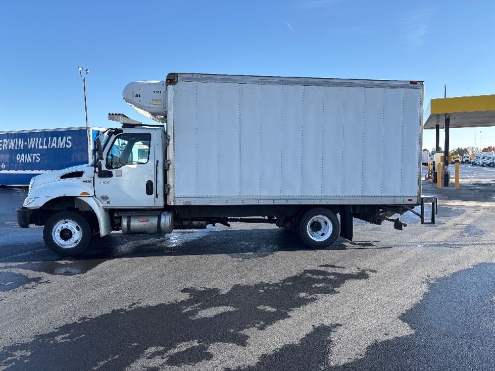 Refrigerated Truck-Light and Medium Duty Trucks-International-2022-MV607LP-Columbus-OH-455,611\n\t\tmiles-$ 26,250 - Image 4