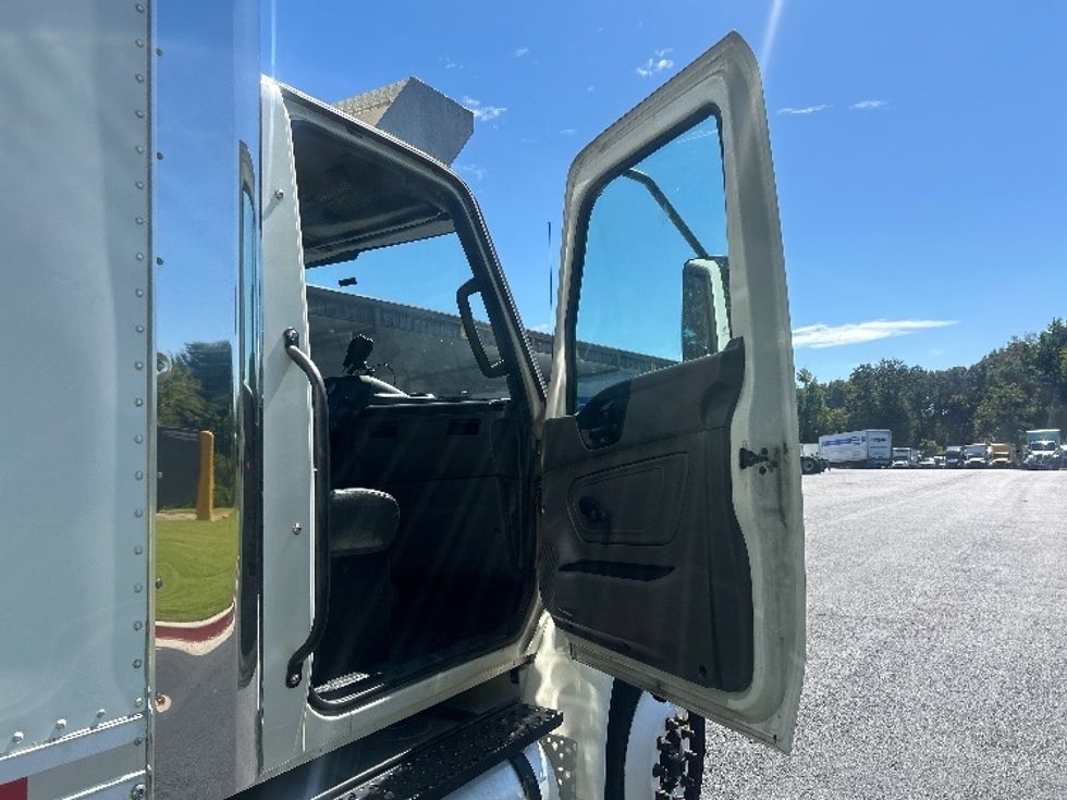 Refrigerated Truck-Light and Medium Duty Trucks-International-2023-MV607-Atlanta (Forest Park)-GA-190,586\n\t\tmiles-$ 57,000 - Image 19