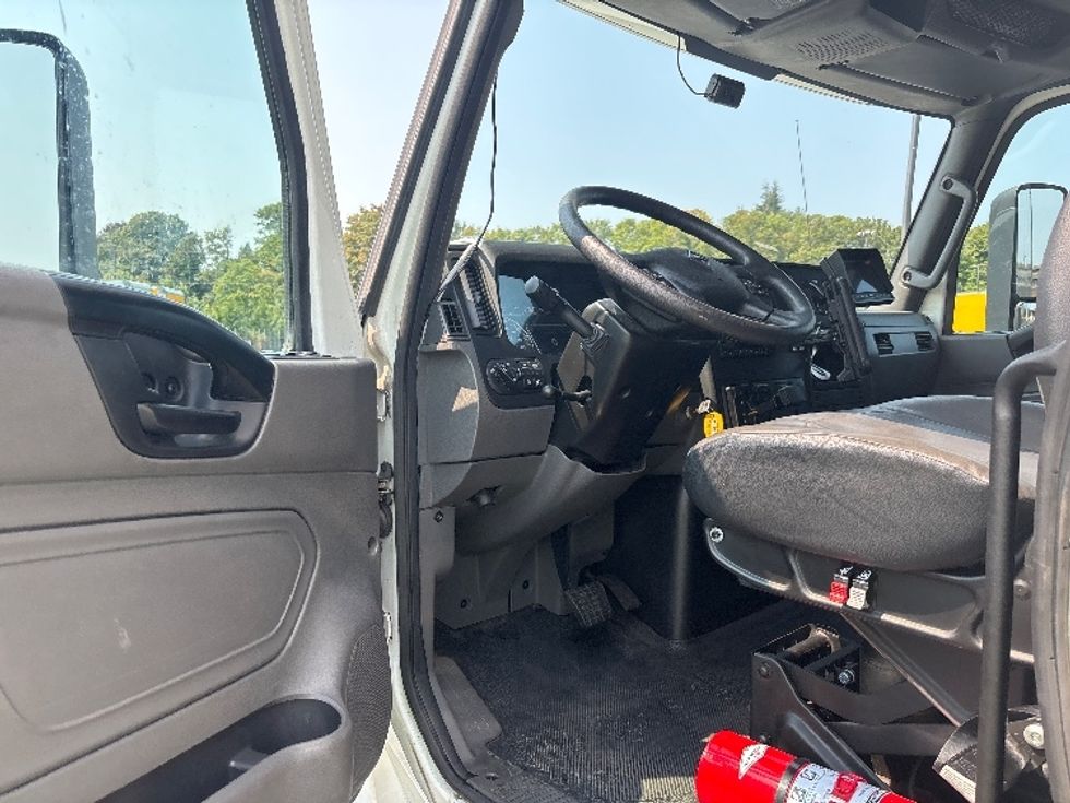 Refrigerated Truck-Light and Medium Duty Trucks-International-2023-MV607-Everett-WA-93,056\n\t\tmiles-$ 75,000 - Image 16