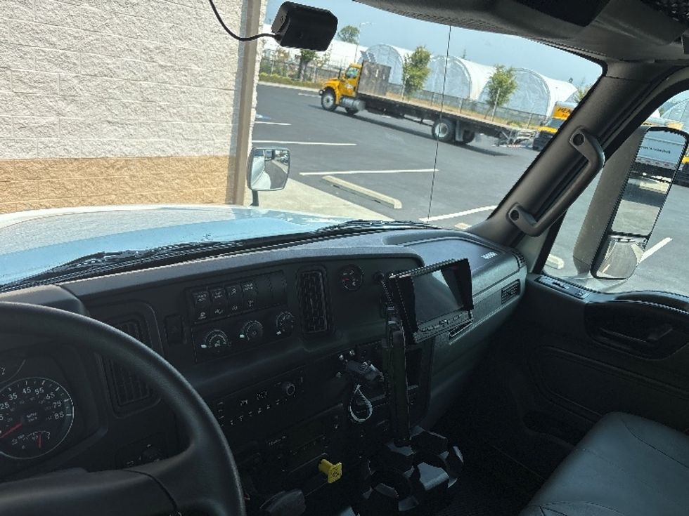 Refrigerated Truck-Light and Medium Duty Trucks-International-2023-MV607-Everett-WA-93,056\n\t\tmiles-$ 75,000 - Image 17