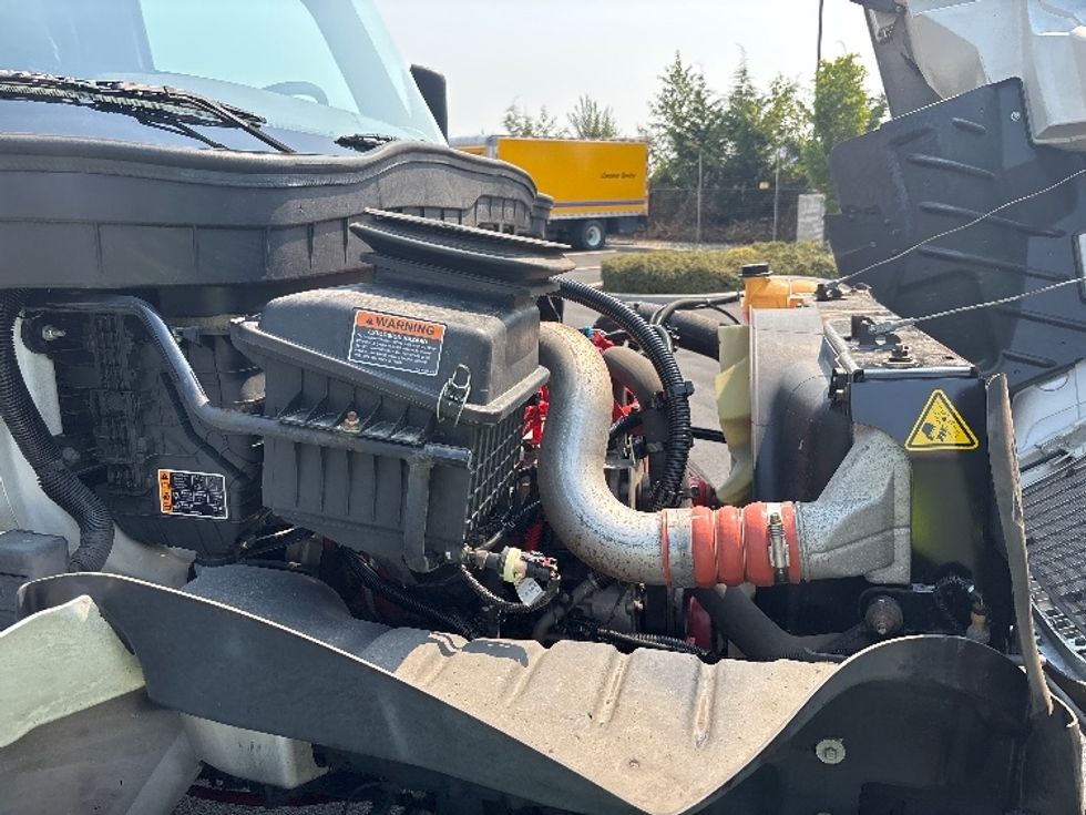 Refrigerated Truck-Light and Medium Duty Trucks-International-2023-MV607-Everett-WA-93,056\n\t\tmiles-$ 75,000 - Image 23