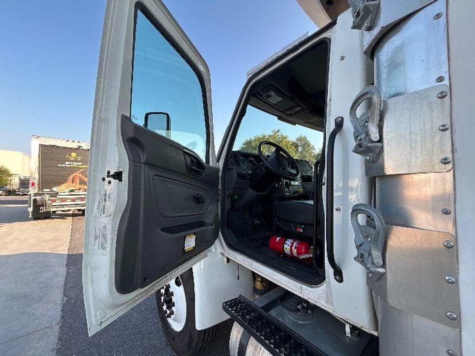 Refrigerated Truck-Light and Medium Duty Trucks-International-2023-MV607-Hammond-LA-29,235\n\t\tmiles-$ 104,000 - Image 14
