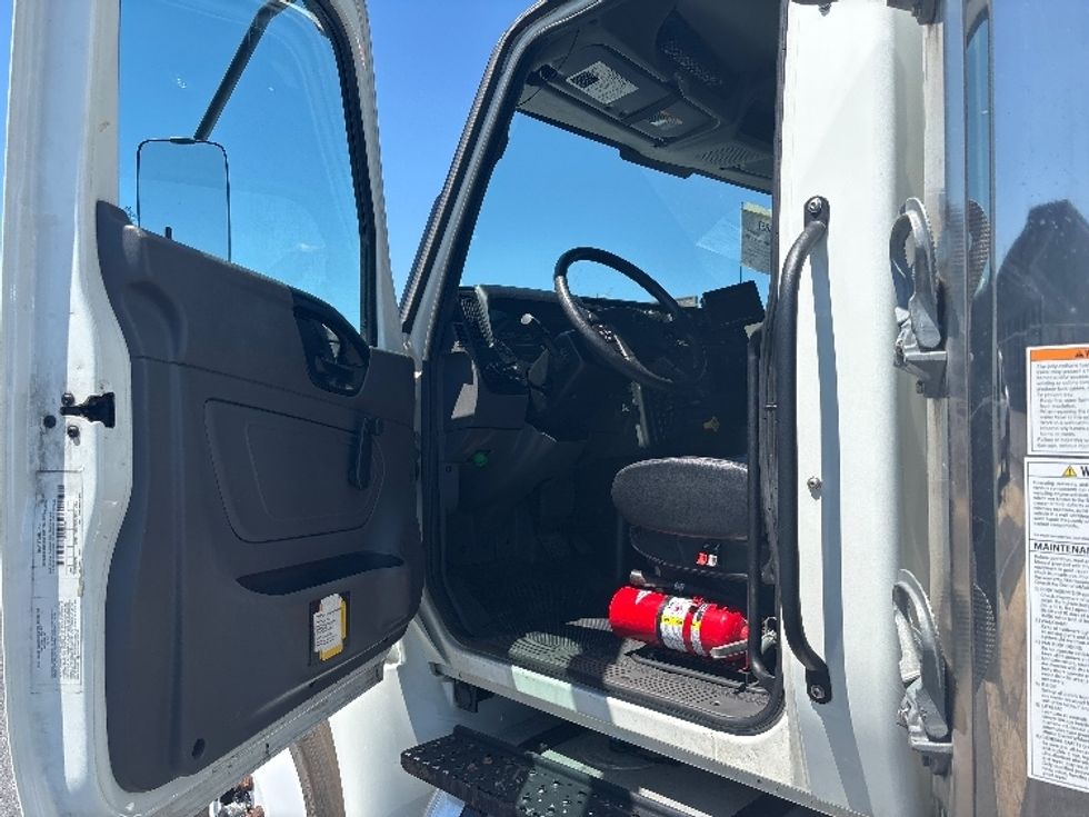 Refrigerated Truck-Light and Medium Duty Trucks-International-2023-MV607-Harrisonburg-VA-174,953\n\t\tmiles-$ 58,750 - Image 15