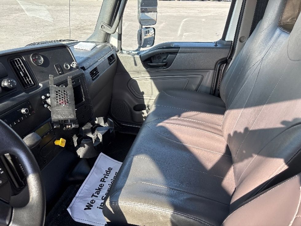 Refrigerated Truck-Light and Medium Duty Trucks-International-2023-MV607-Indianapolis-IN-261,031\n\t\tmiles-$ 48,750 - Image 19