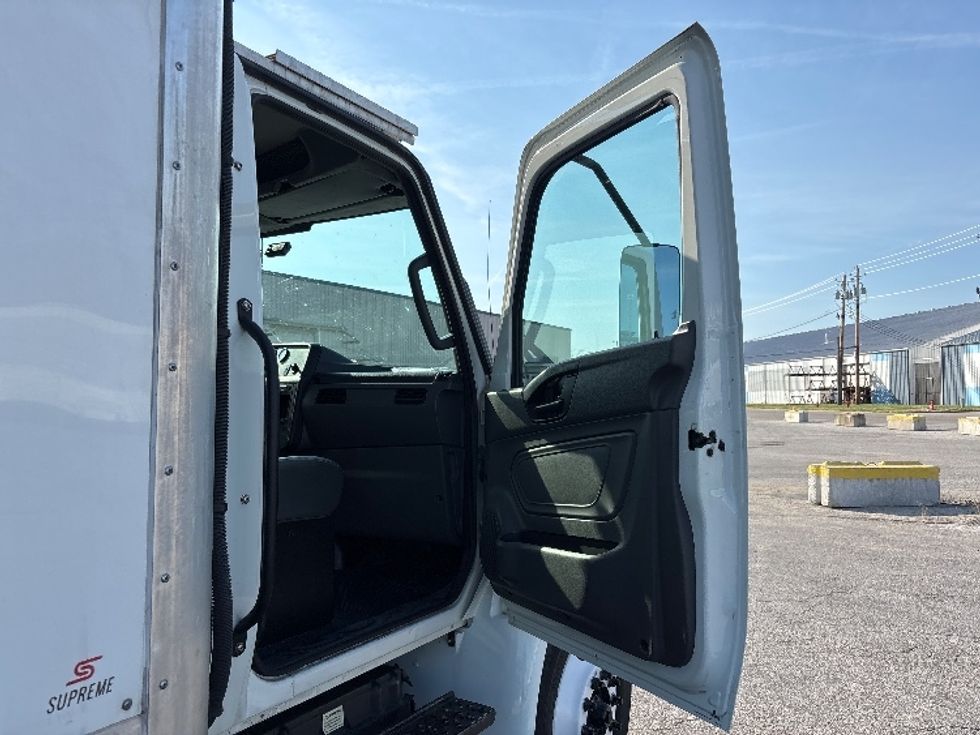 Refrigerated Truck-Light and Medium Duty Trucks-International-2023-MV607-Indianapolis-IN-261,031\n\t\tmiles-$ 48,750 - Image 20