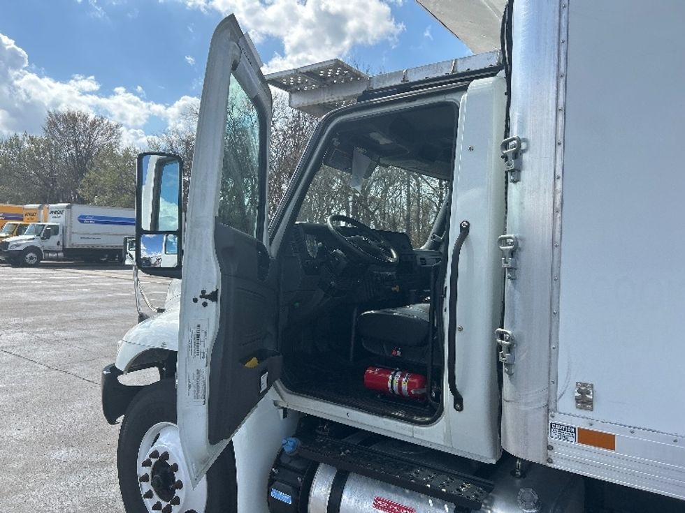 Refrigerated Truck-Light and Medium Duty Trucks-International-2023-MV607-Nashville (Mount Juliet)-TN-314,443\n\t\tmiles-$ 35,250 - Image 16