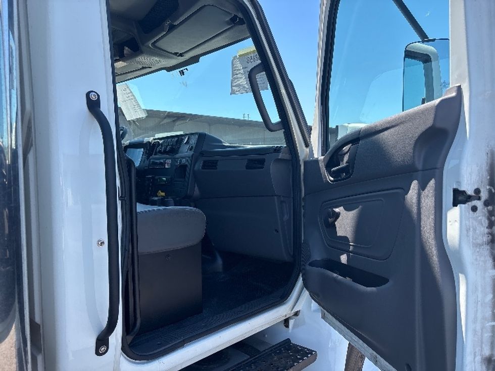 Refrigerated Truck-Light and Medium Duty Trucks-International-2023-MV607-Prince George-VA-254,782\n\t\tmiles-$ 45,000 - Image 20