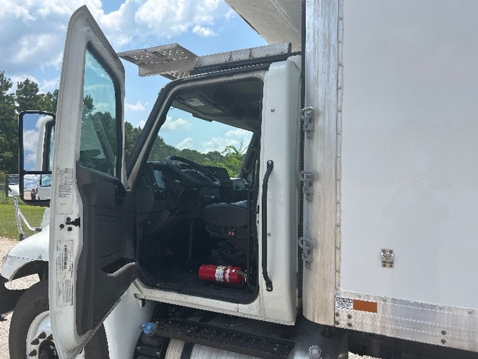 Refrigerated Truck-Light and Medium Duty Trucks-International-2023-MV607-Tuscaloosa-AL-329,563\n\t\tmiles-$ 35,250 - Image 16