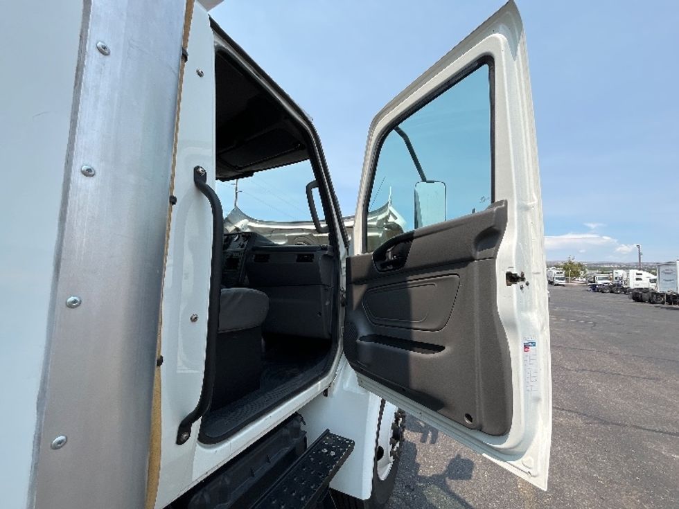 Refrigerated Truck-Light and Medium Duty Trucks-International-2023-MV607N-Albuquerque-NM-71,300\n\t\tmiles-$ 78,500 - Image 20