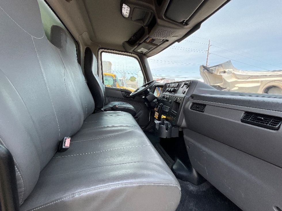 Refrigerated Truck-Light and Medium Duty Trucks-International-2023-MV607N-Albuquerque-NM-71,300\n\t\tmiles-$ 78,500 - Image 22