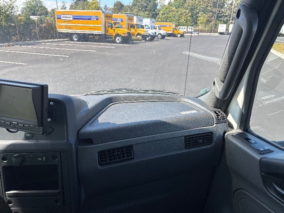 Refrigerated Truck-Light and Medium Duty Trucks-International-2023-MV607N-Everett-WA-112,958\n\t\tmiles-$ 79,500 - Image 21