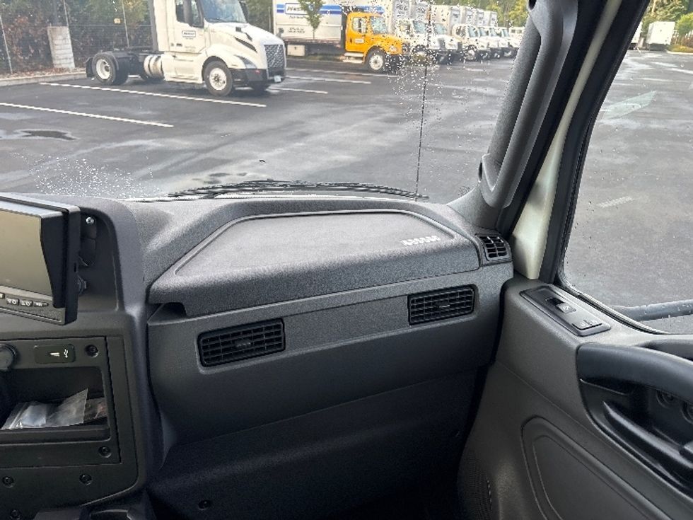 Refrigerated Truck-Light and Medium Duty Trucks-International-2023-MV607N-Everett-WA-143,535\n\t\tmiles-$ 77,500 - Image 21