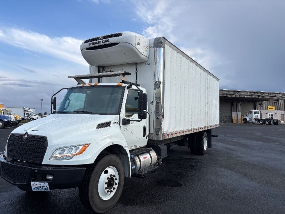 Refrigerated Truck-Light and Medium Duty Trucks-International-2023-MV607N-Everett-WA-143,535\n\t\tmiles-$ 77,500 - Image 3